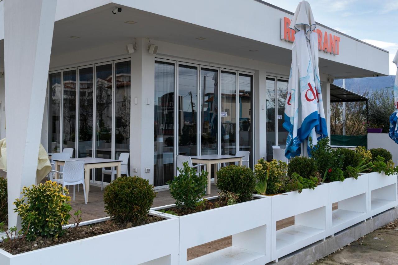 Dolce Italia Hotel Radhimë Exterior foto